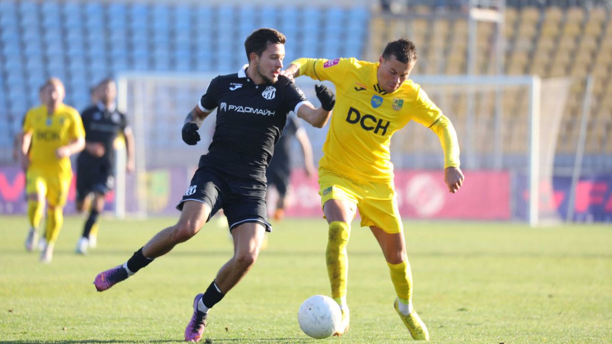 Егор Картушов (справа) может усилить Карпаты Егор Картушов (справа) может усилить Карпаты