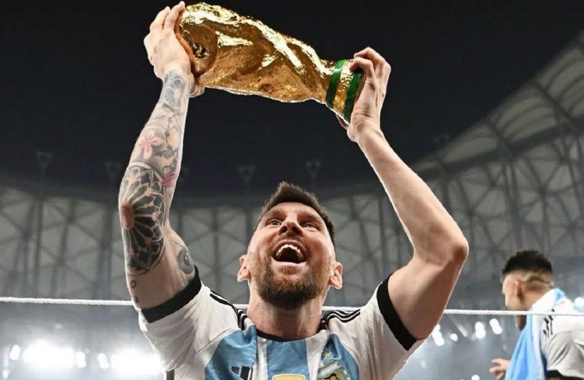 Мог ли Месси показать трофей ЧМ-2022 на стадионе ПСЖ – ответ журналиста Мог ли Месси показать трофей ЧМ-2022 на стадионе ПСЖ – ответ журналиста