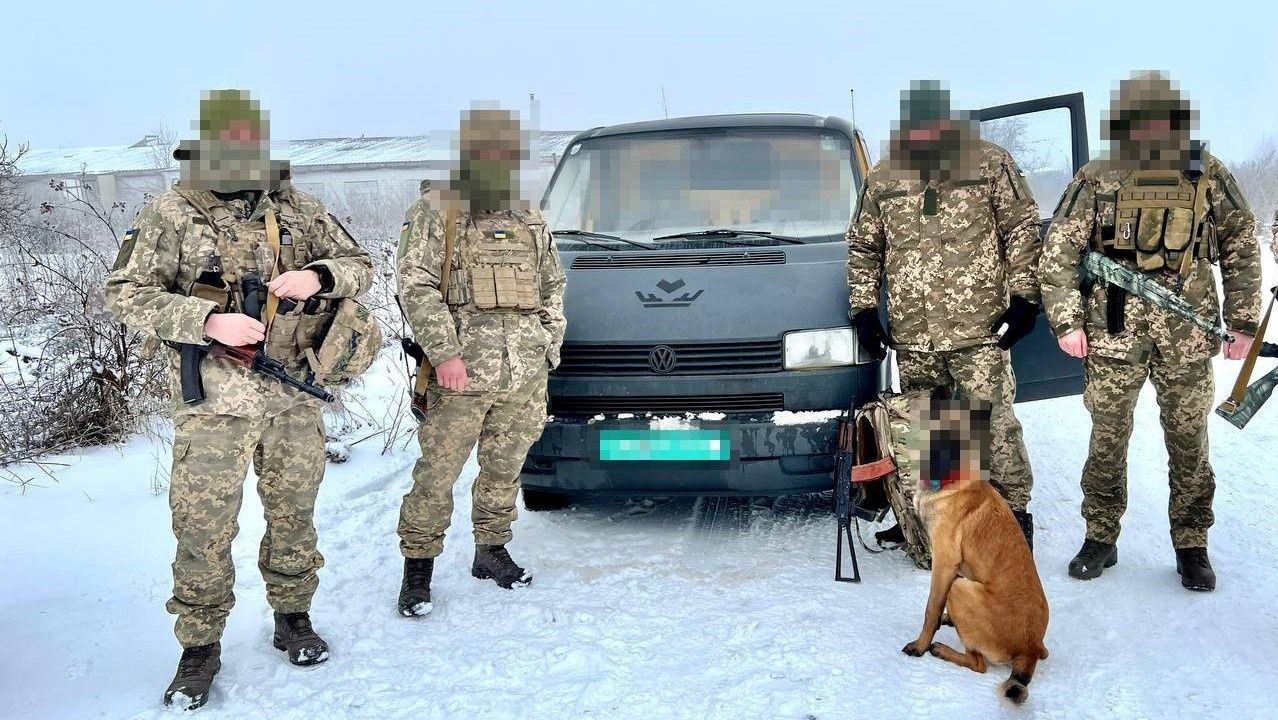 Favbet Foundation передав ЗСУ ще 4 авто для передової Favbet Foundation передав ЗСУ ще 4 авто для передової