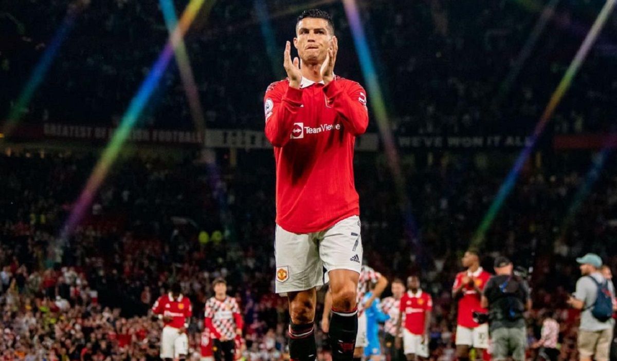 Кріштіану Роналду отримав пропозицію від учасника Ліги чемпіонів-2022/2023 Кріштіану Роналду отримав пропозицію від учасника Ліги чемпіонів-2022/2023