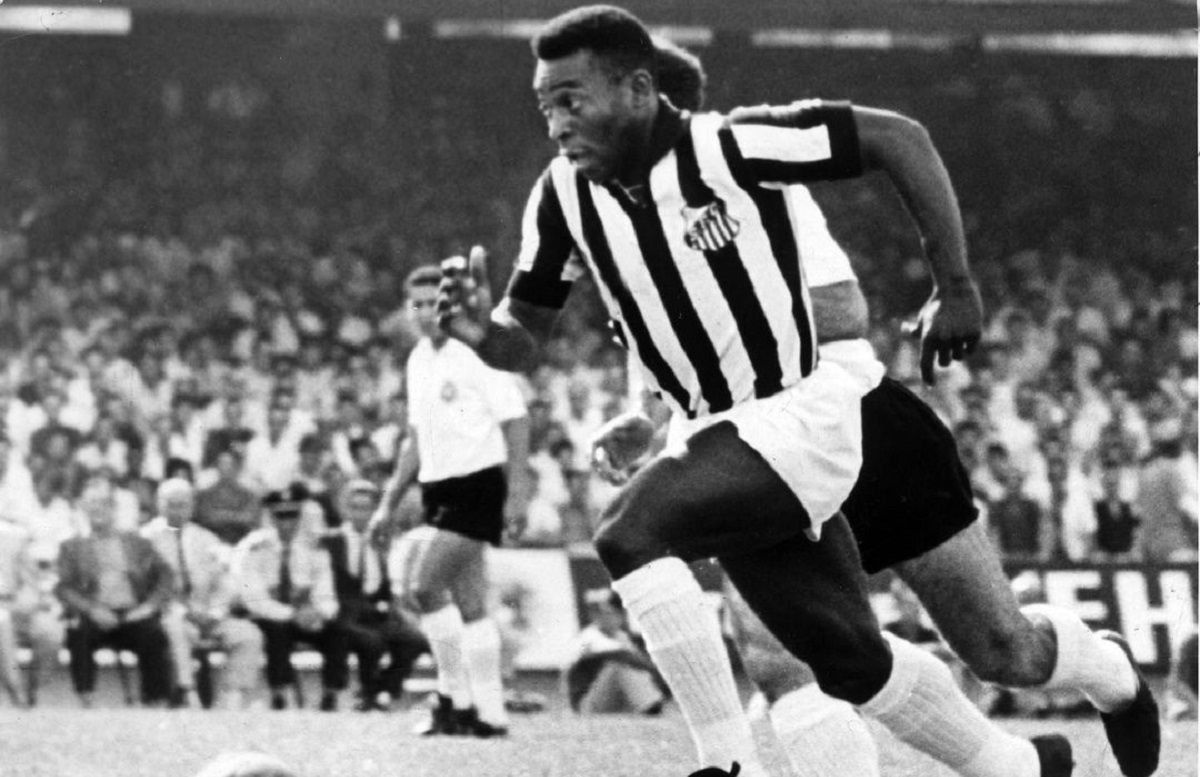 Семья Пеле хочу закрепить 10 номер в Сантосе по легенде футбола Семья Пеле хочу закрепить 10 номер в Сантосе по легенде футбола