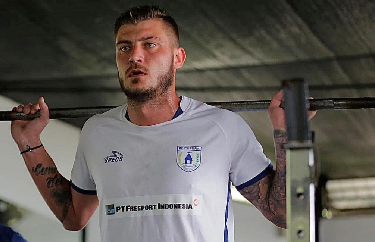 "Не можу погано говорити про народ Росії ексгравець Руха назвав росіян "миролюбними людьми" - 24 канал Спорт "Не можу погано говорити про народ Росії ексгравець Руха назвав росіян "миролюбними людьми" - 24 канал Спорт