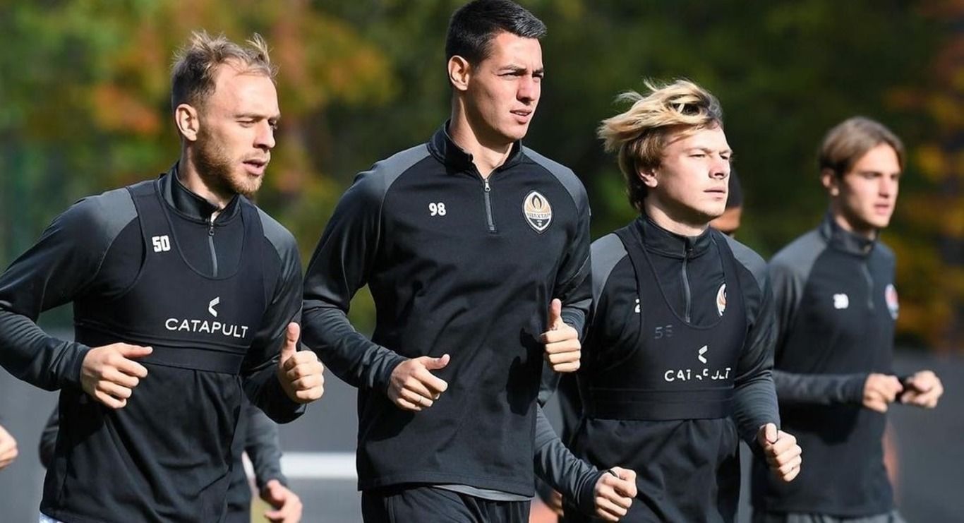 Вячеслав Чурко (второй слева) Вячеслав Чурко (второй слева)