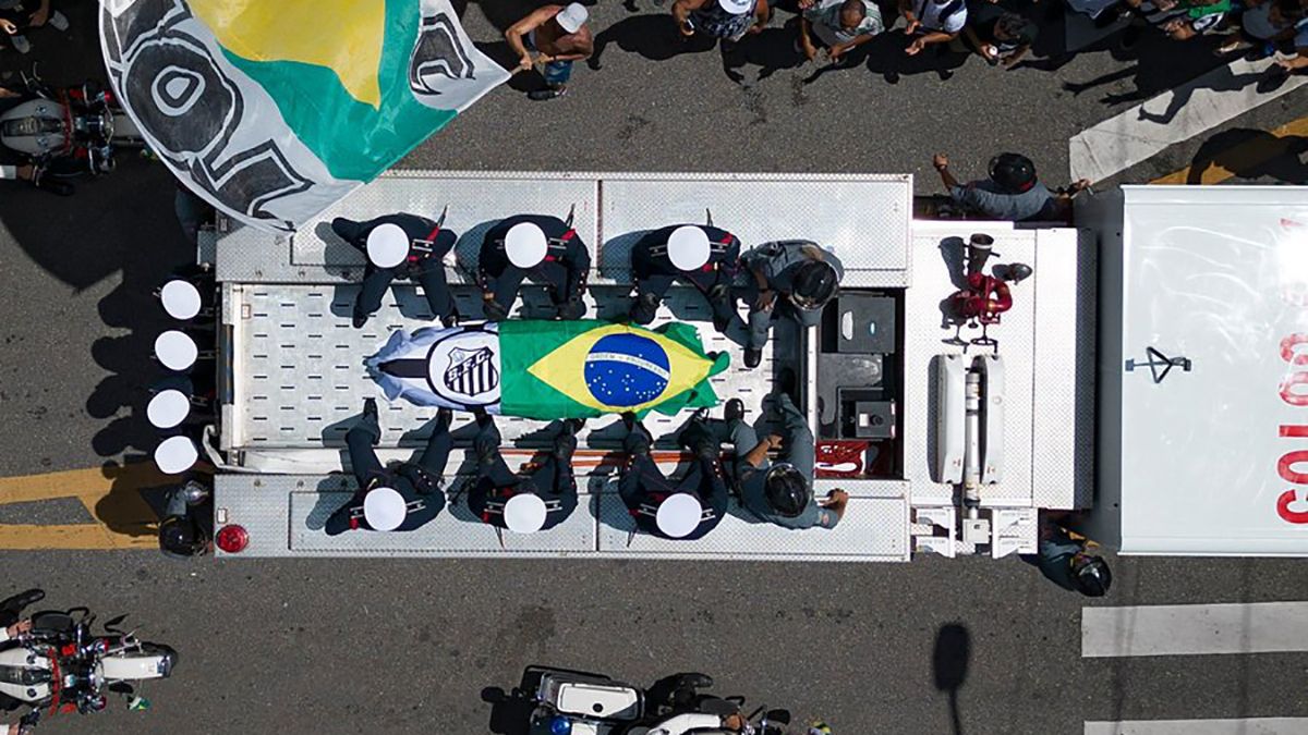 Пеле поховали у Сантосі Пеле поховали у Сантосі