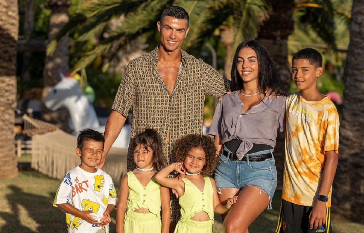 Отношения Роналду и Джорджины вне правил в Саудовской Аравии Отношения Роналду и Джорджины вне правил в Саудовской Аравии