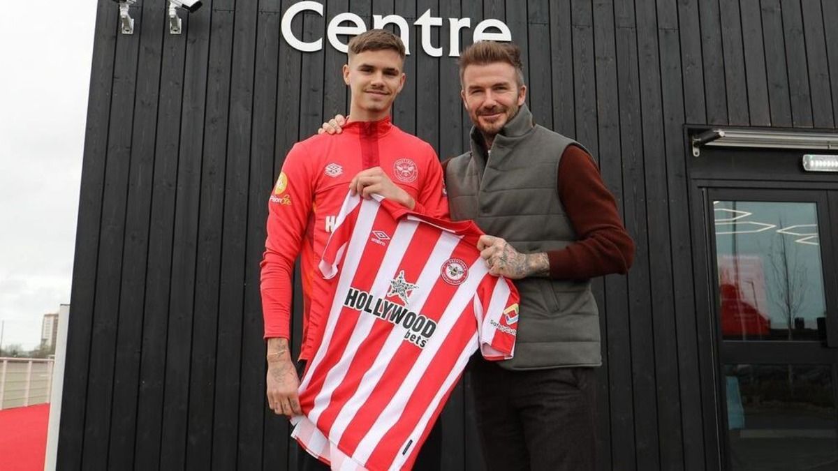 Ромео Бекхэм вместе со своим знаменитым отцом Ромео Бекхэм вместе со своим знаменитым отцом