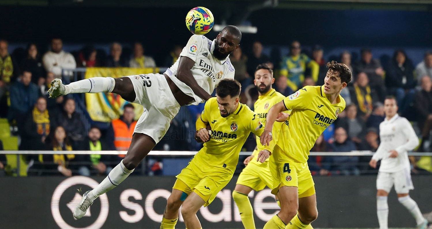 Антонио Рюдигер против игроков Вильярреала Антонио Рюдигер против игроков Вильярреала