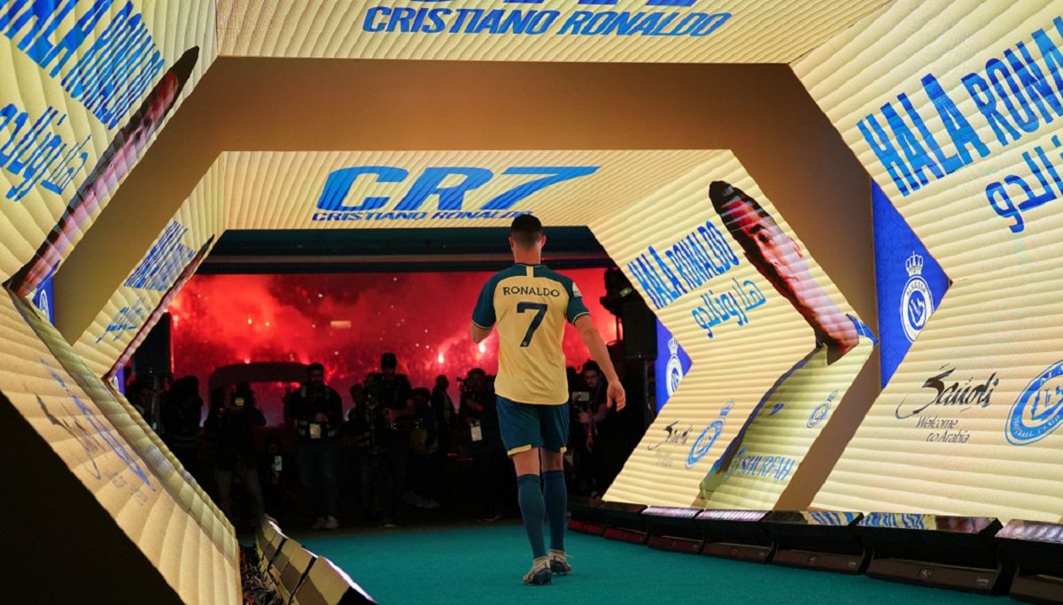 Роналду отримає мішок грошей, якщо стане амбасадором Саудівської Аравії за ЧС-2030 Роналду отримає мішок грошей, якщо стане амбасадором Саудівської Аравії за ЧС-2030