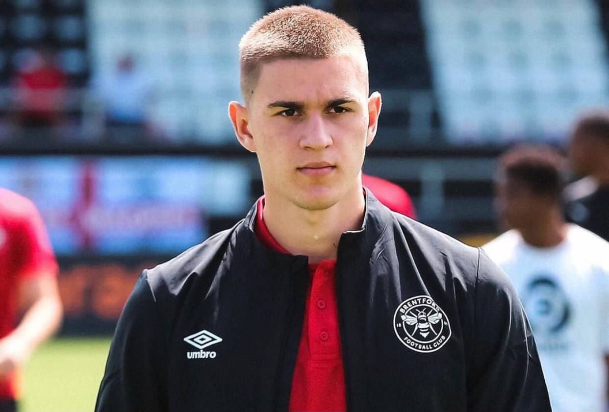 Егор Ярмолюк Егор Ярмолюк