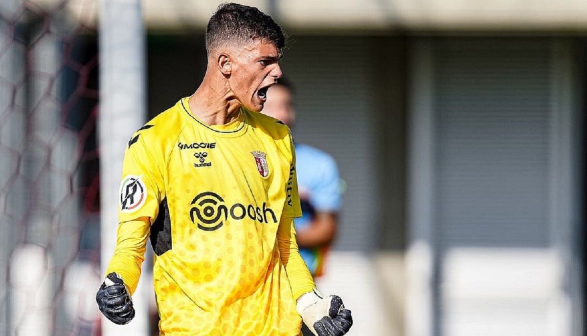 Брага – Ріу Аве – дриблінг від голкіпера Жоау Карвалью Брага – Ріу Аве – дриблінг від голкіпера Жоау Карвалью