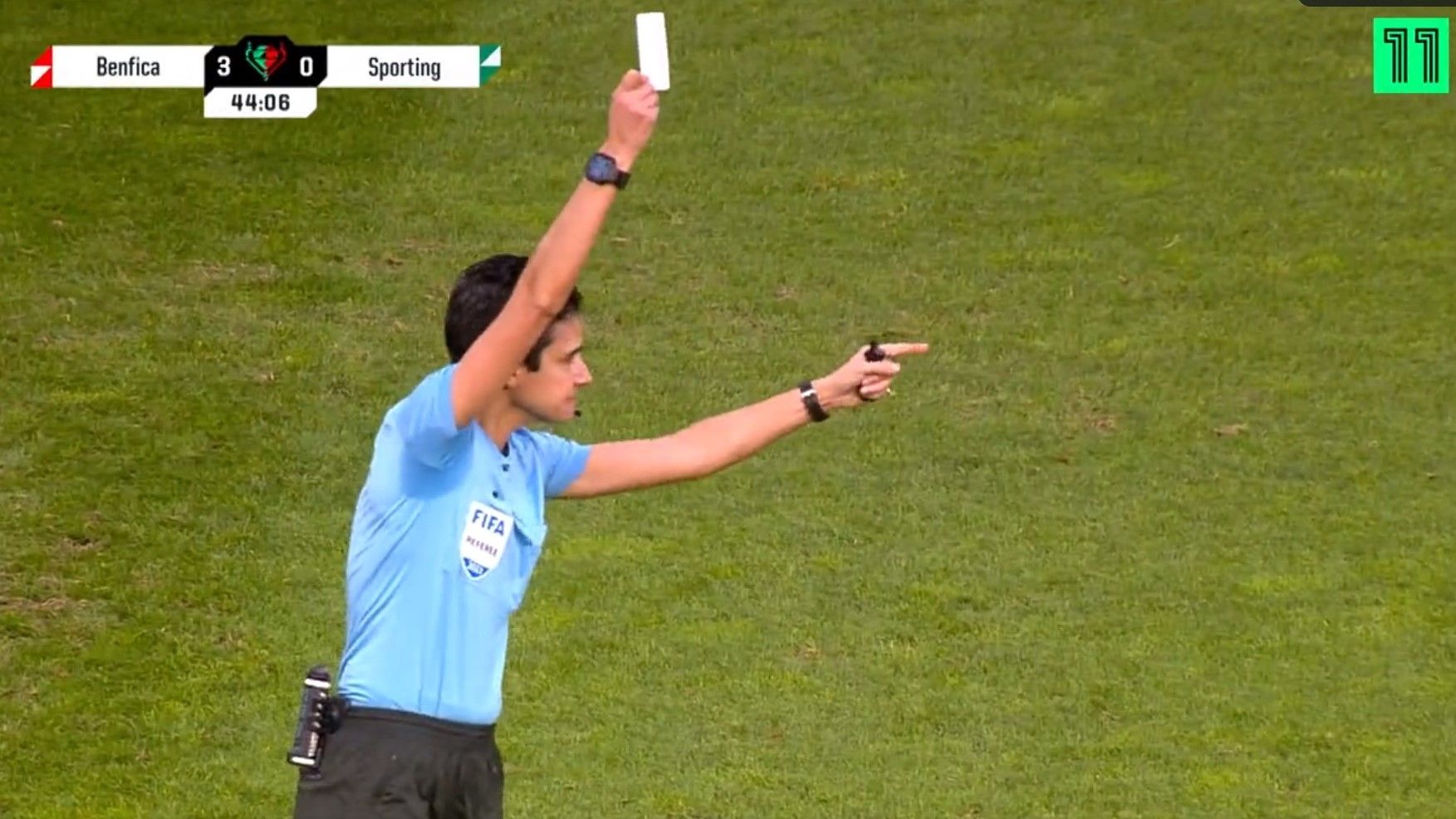 Біла картка у футболі Біла картка у футболі