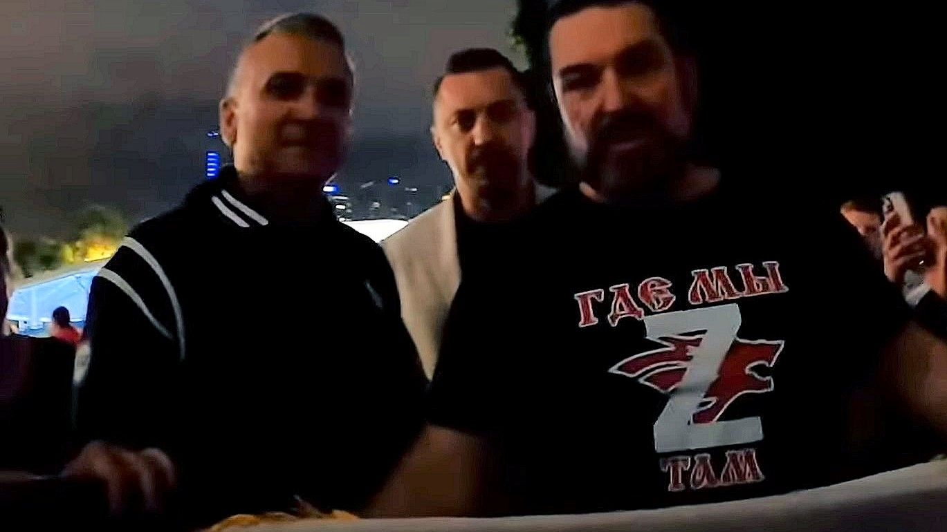 Срджан Джокович со сторонником российских террористов Срджан Джокович со сторонником российских террористов