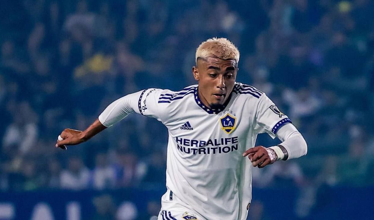 Хуліан Араухо Хуліан Араухо