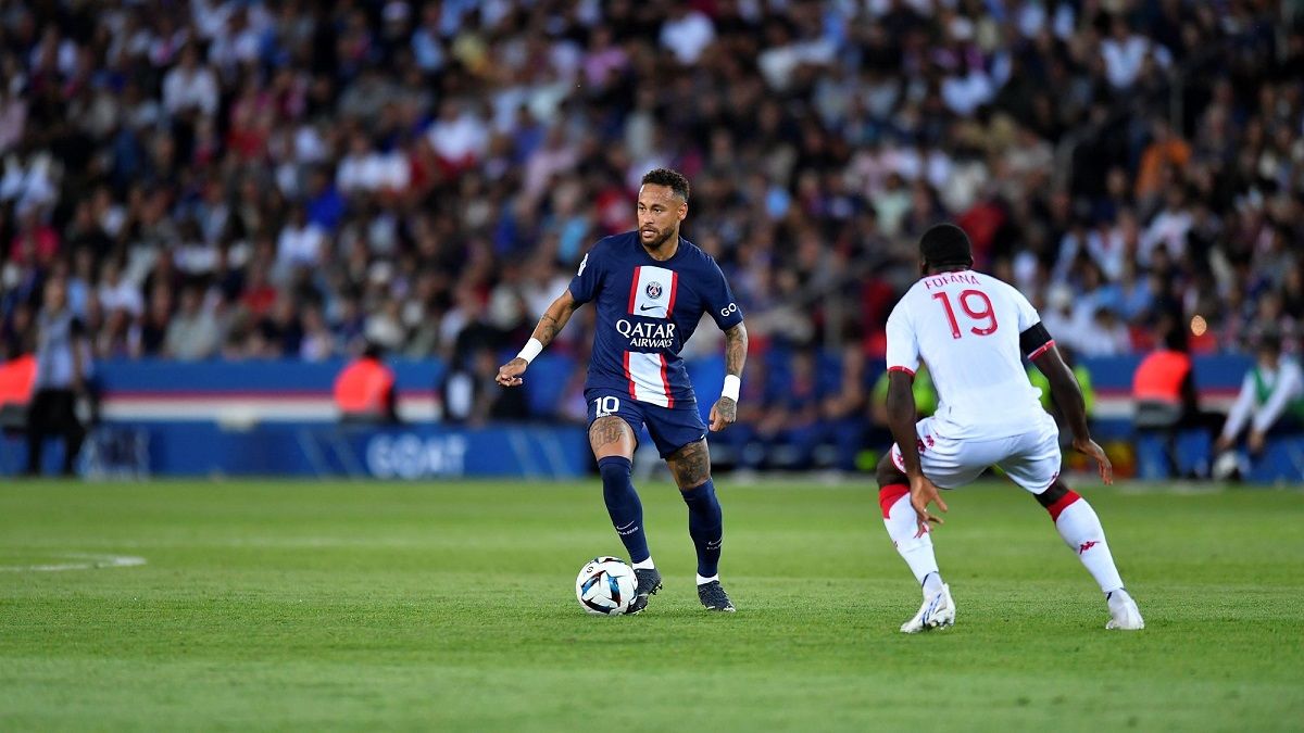 Футболісти ПСЖ ледь не побили спортивного директора – причина Футболісти ПСЖ ледь не побили спортивного директора – причина