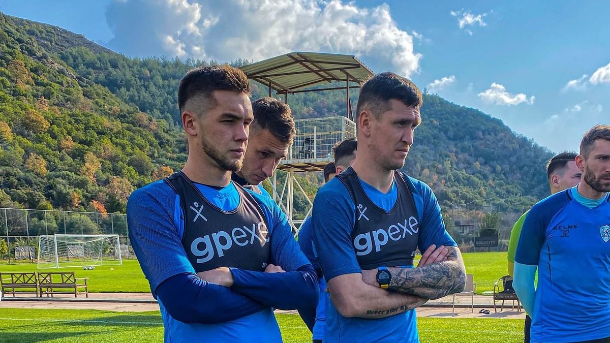 Футболистов Миная выселили из гостиницы вместе с россиянами Футболистов Миная выселили из гостиницы вместе с россиянами