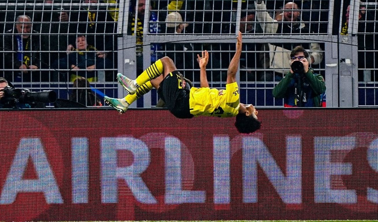 Карім Адеємі святкує гол Карім Адеємі святкує гол