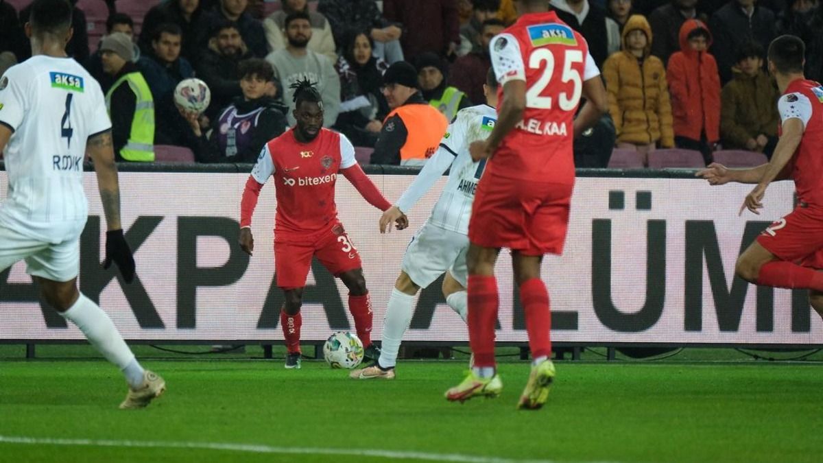 Крістіан Атсу загинув через роковий гол – подробиці Крістіан Атсу загинув через роковий гол – подробиці