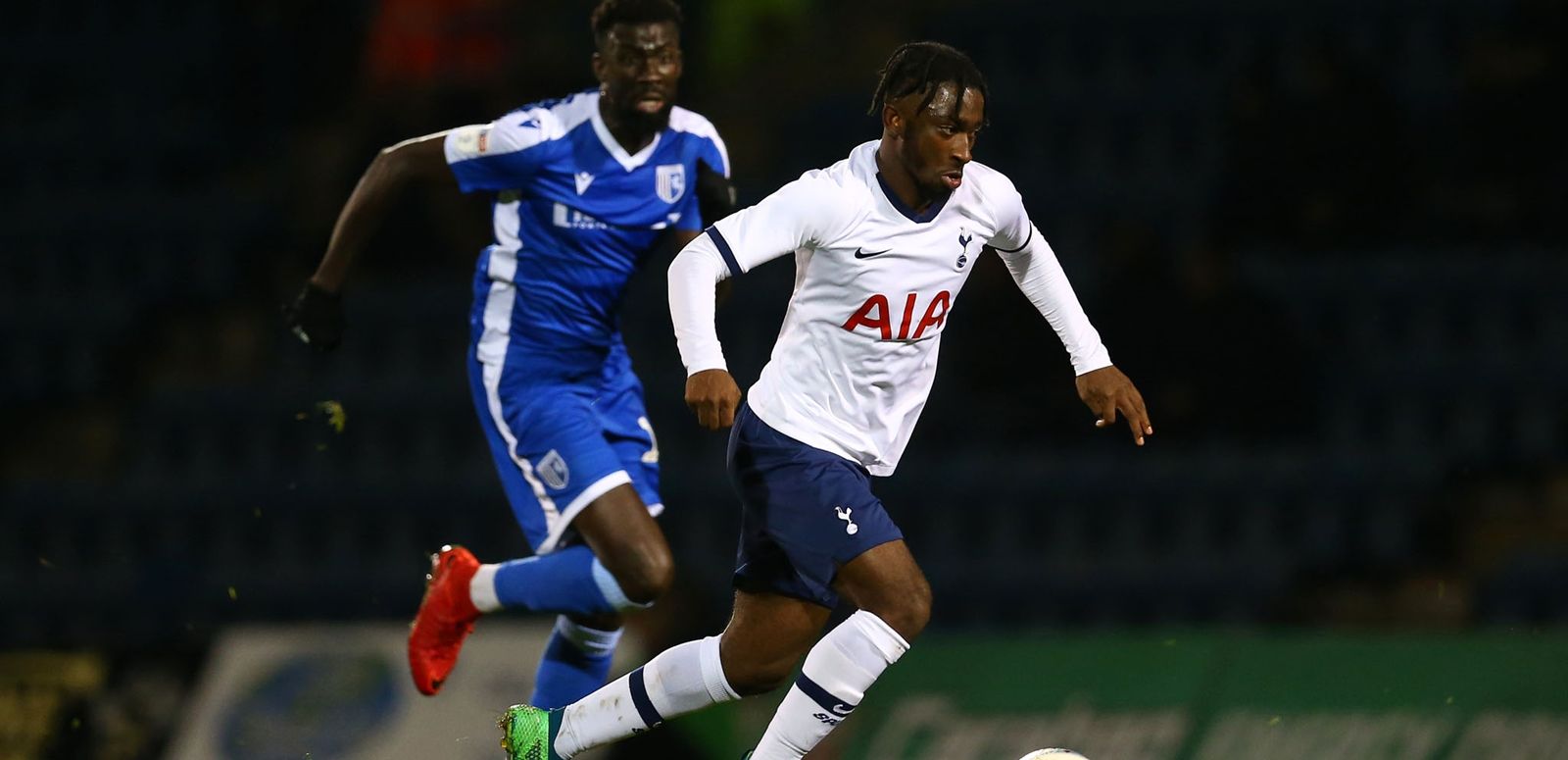 Родель Ричардс (справа) Родель Ричардс (справа)