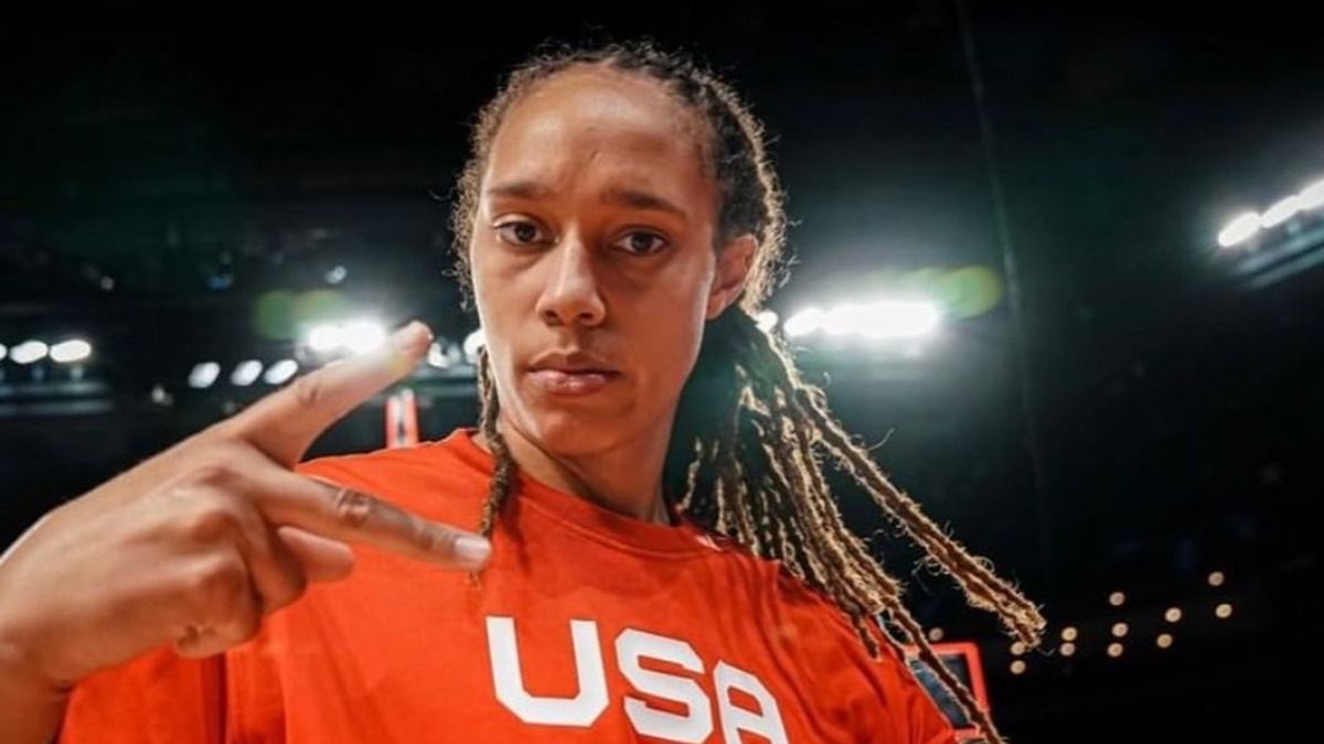 Американська баскетболістка Бріттні Грайнер поновила кар'єру Американська баскетболістка Бріттні Грайнер поновила кар'єру