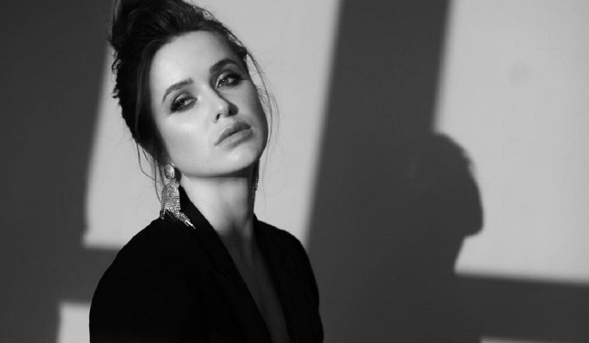 Чорно-біла фотосесія Еліни Світоліної Чорно-біла фотосесія Еліни Світоліної