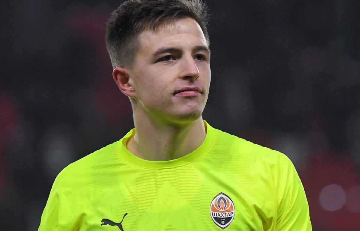 Шпаргалка Трубіна перед серією пенальті з Ренном в 1/16 фіналу Ліги Європи Шпаргалка Трубіна перед серією пенальті з Ренном в 1/16 фіналу Ліги Європи