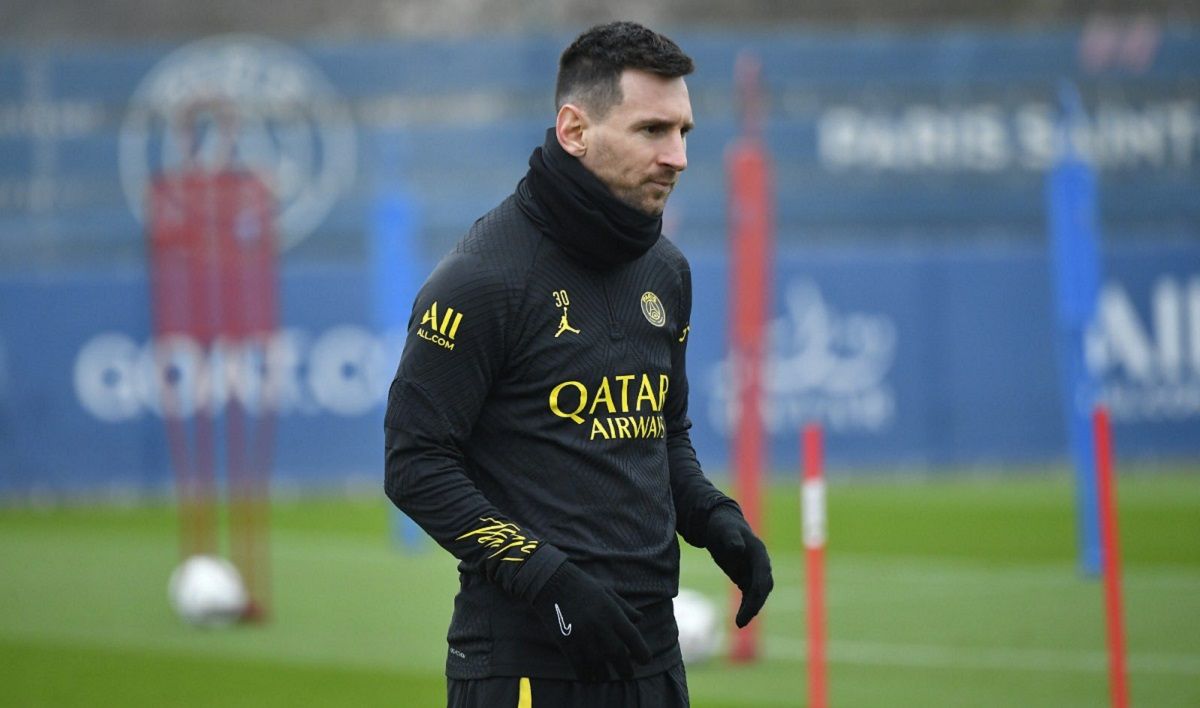 Месси чуть не травмировали на тренировке ПСЖ – кто взял за шею звездного футболиста Месси чуть не травмировали на тренировке ПСЖ – кто взял за шею звездного футболиста