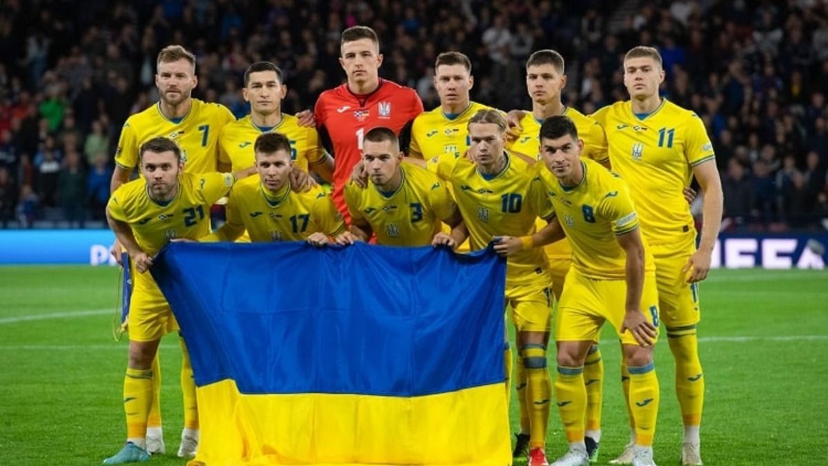 Украинские футболисты записали обращение к фанатам, находящимся на фронте