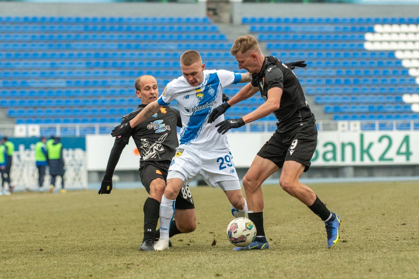 Динамо уступило Ингульцу Динамо уступило Ингульцу