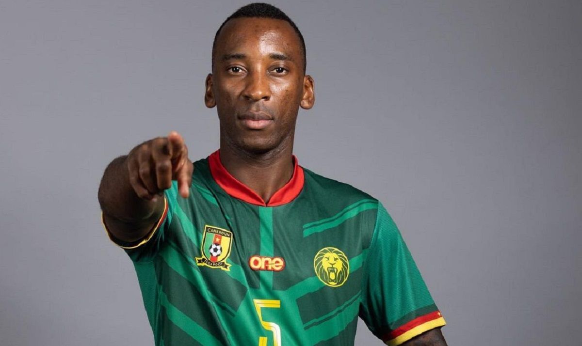 Ондуа виступав на ЧС-2022 з прапором Росії – Ганновер вижене фаната Путіна Ондуа виступав на ЧС-2022 з прапором Росії – Ганновер вижене фаната Путіна