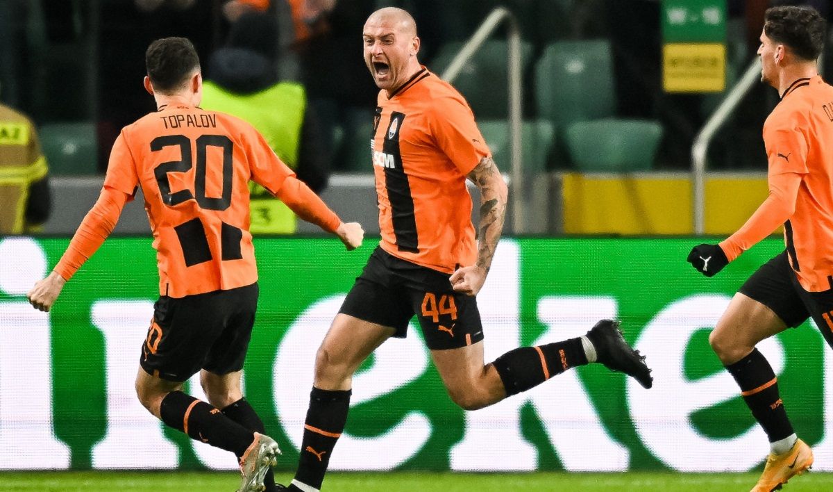 Претенденти на гол тижня Ліги Європи від УЄФА –чи є тут м'яч Ракіцького – відео Претенденти на гол тижня Ліги Європи від УЄФА –чи є тут м'яч Ракіцького – відео