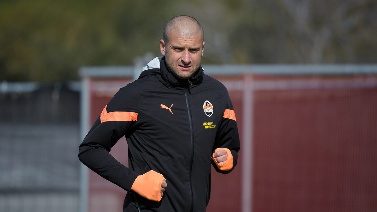 Ракіцький проігнорував журналістів після матчу Шахтар – Феєнорд – відео Ракіцький проігнорував журналістів після матчу Шахтар – Феєнорд – відео