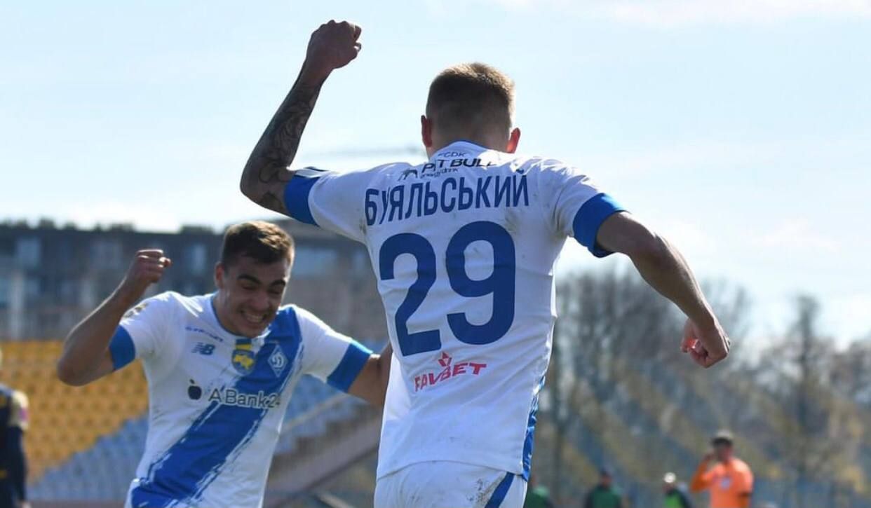 Тріумфуючі гравці Динамо Тріумфуючі гравці Динамо