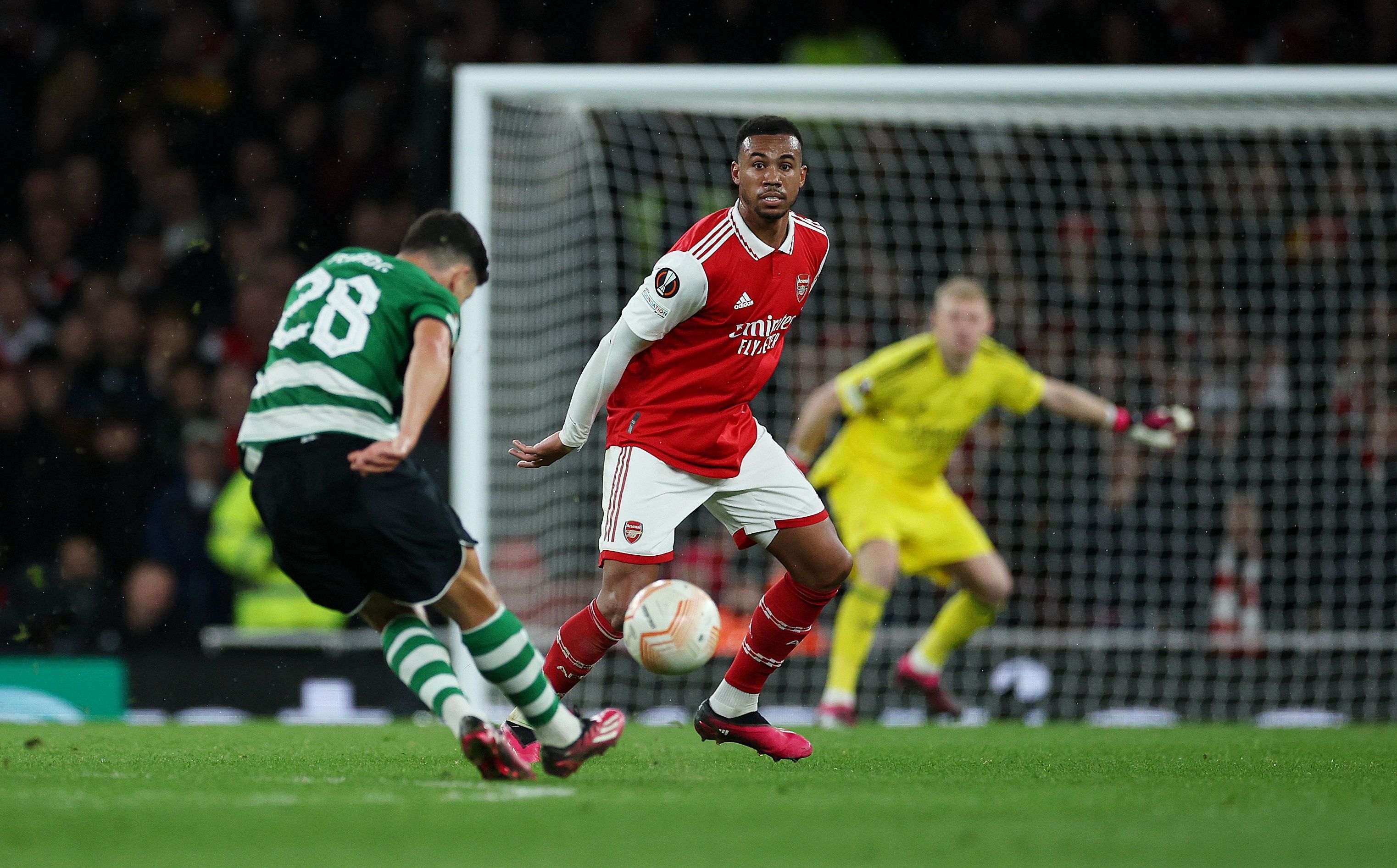 Педру Гонсалвеш застав Аарона Рамсдейла зненацька Педру Гонсалвеш застав Аарона Рамсдейла зненацька