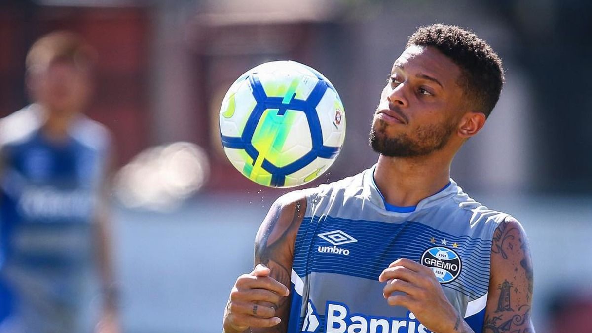 Бывший нападающий киевского Динамо подписал контракт с российским клубом Бывший нападающий киевского Динамо подписал контракт с российским клубом