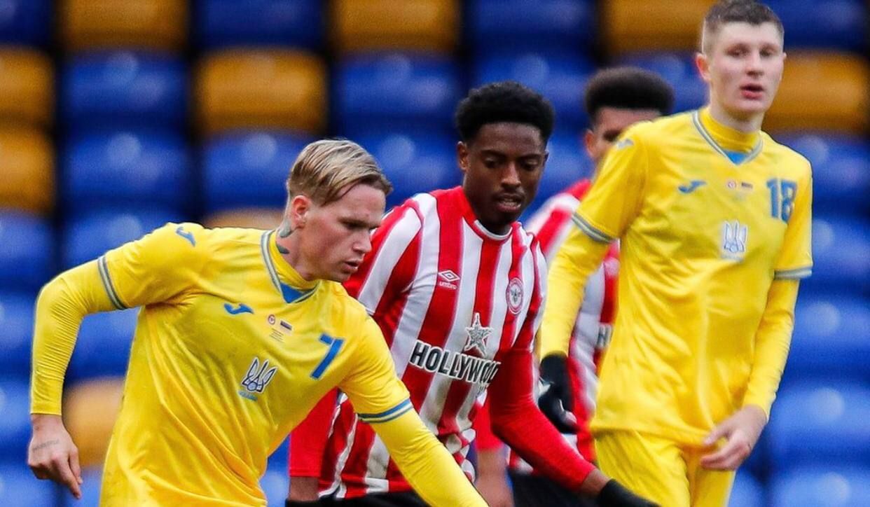 Игроки сборной Украины и Брентфорда Б Игроки сборной Украины и Брентфорда Б