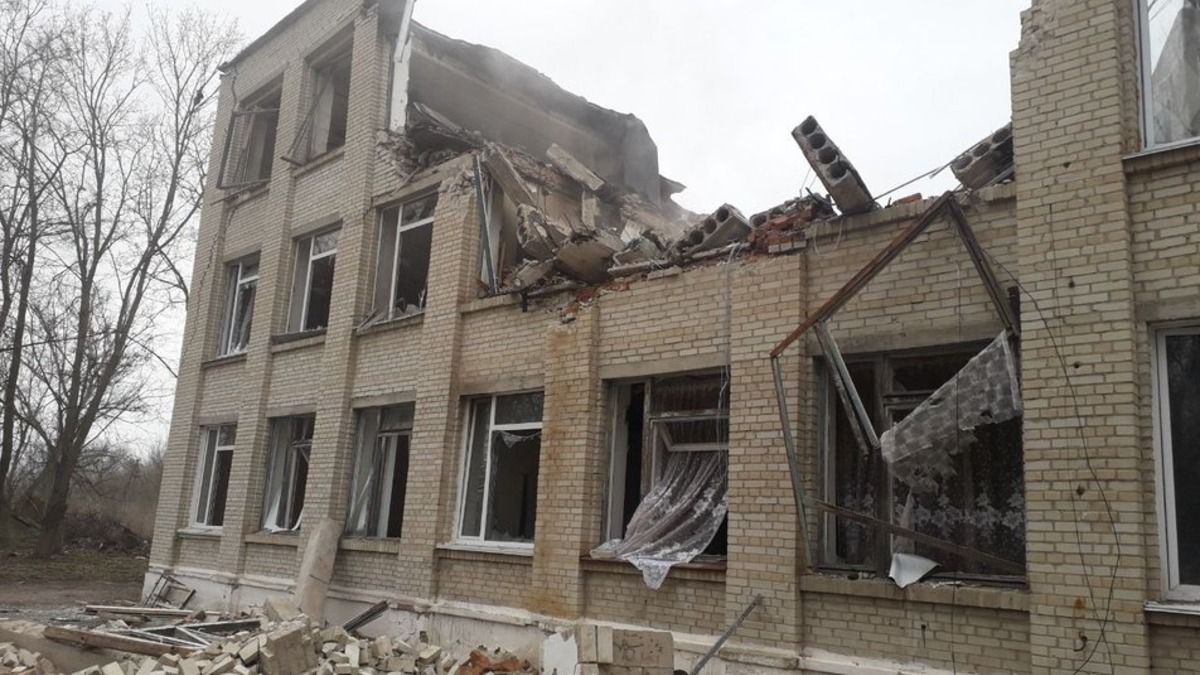 Український біатлоніст Антон Дудченко опублікував фото зруйнованої росіянами школи