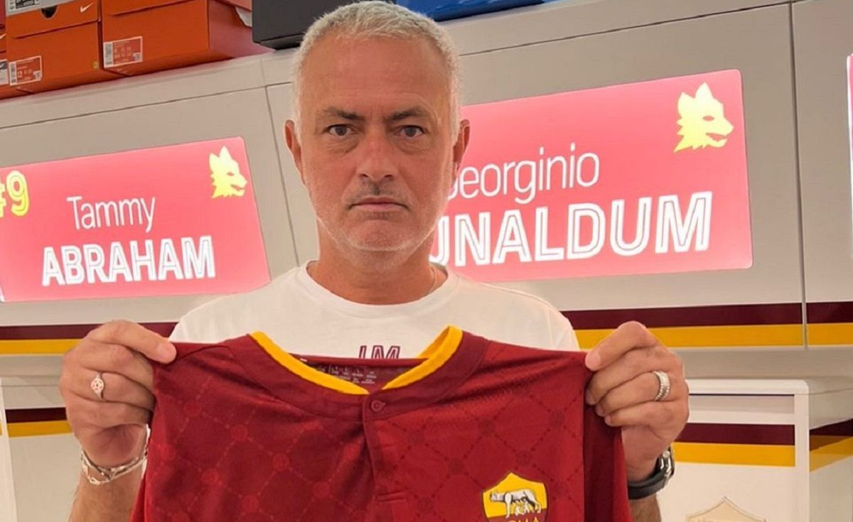 Жозе Моурінью залишиться у Ромі – тренер визначився зі своїм майбутнім Жозе Моурінью залишиться у Ромі – тренер визначився зі своїм майбутнім