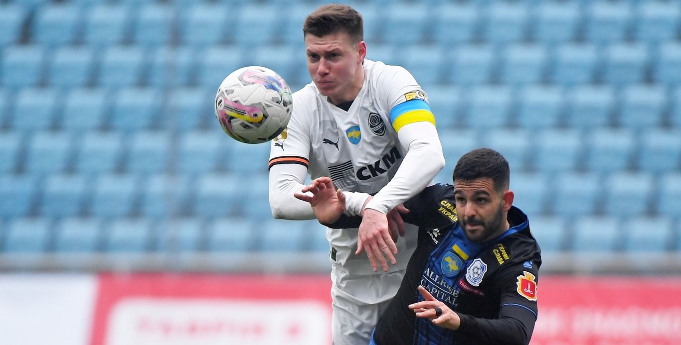 Шахтер подпускает Днепр-1 и Зорю, львовяне в зоне вылета: турнирная таблица УПЛ после 19 тура - 24 канал Шахтер подпускает Днепр-1 и Зорю, львовяне в зоне вылета: турнирная таблица УПЛ после 19 тура - 24 канал