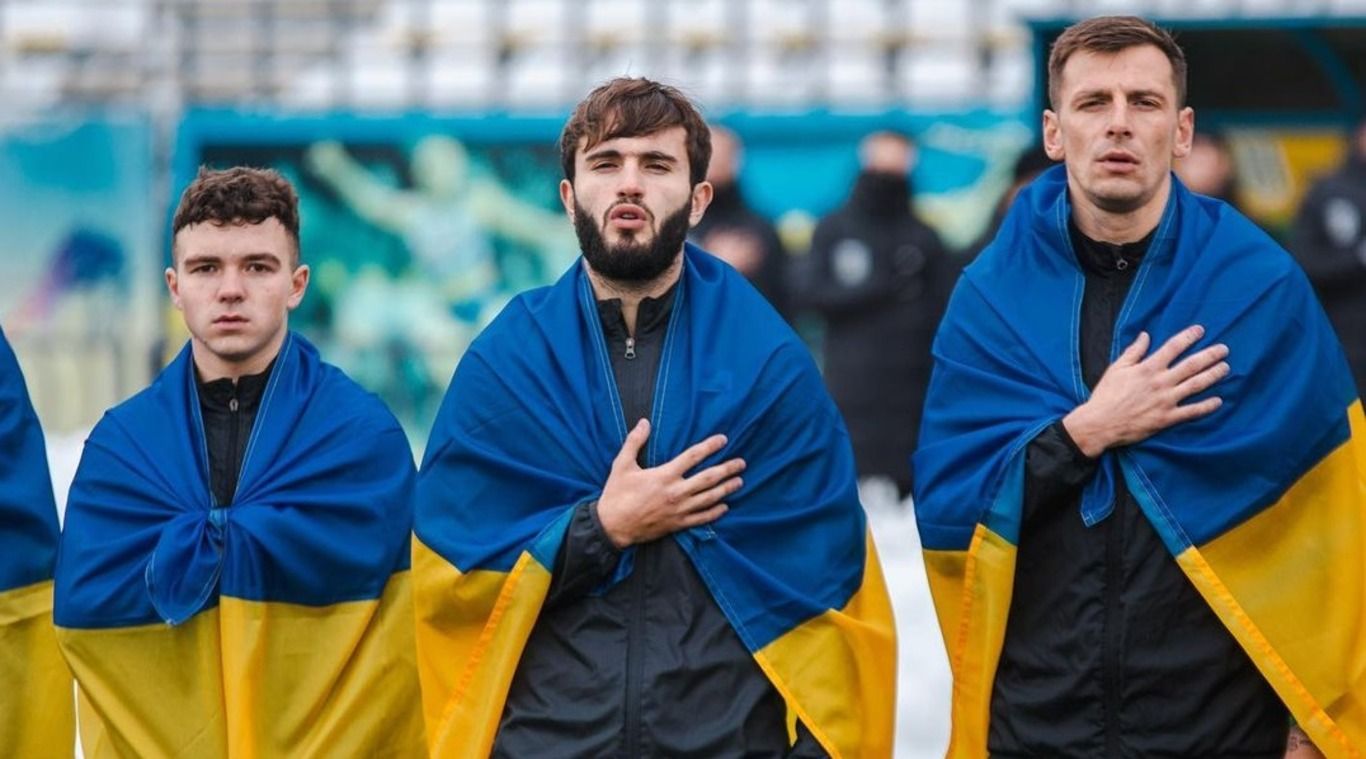 Вадим Червак (по центру) Вадим Червак (по центру)