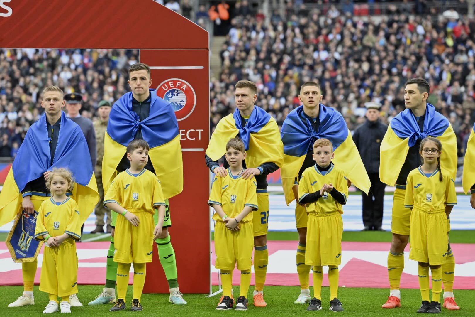 Збірна України з футболу Збірна України з футболу