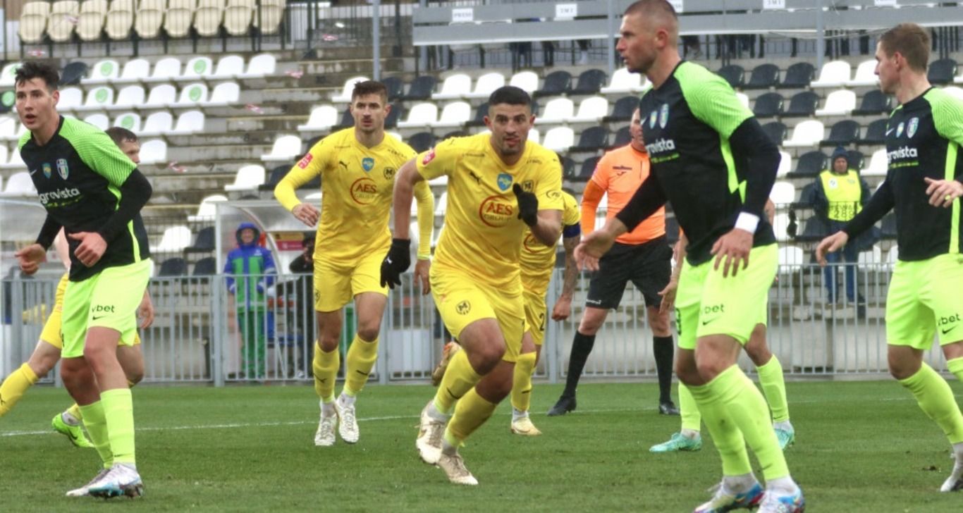 Металлист 1925 и Александрия сыграли вничью Металлист 1925 и Александрия сыграли вничью