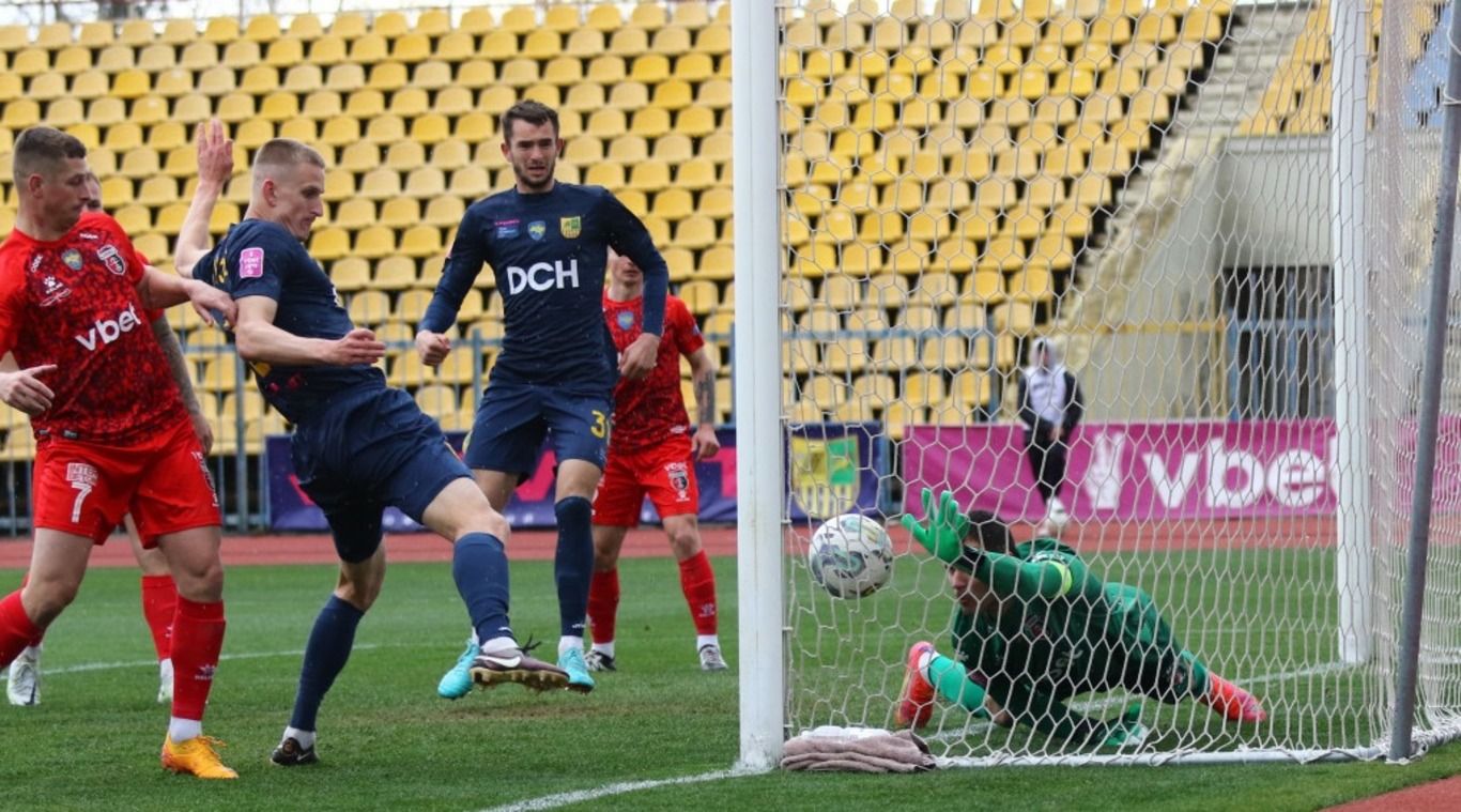 Металлист и Верес забили по 5 голов Металлист и Верес забили по 5 голов