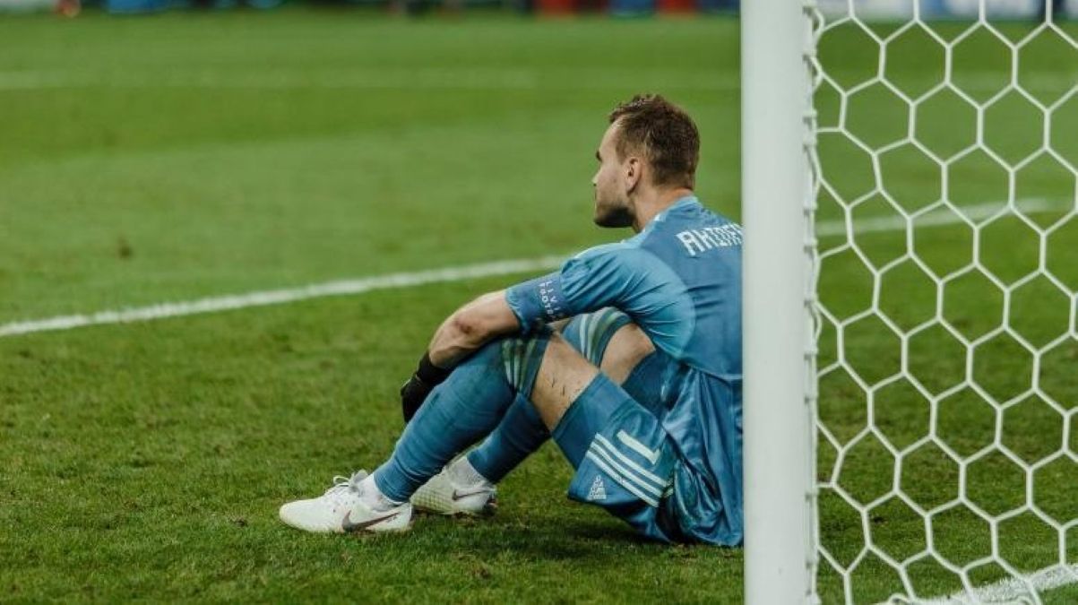 Игорь Акинфеев Игорь Акинфеев