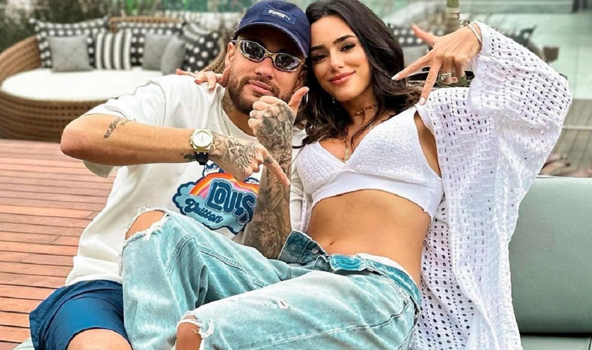 Неймар с любимой ждут ребенка – пара рассекретила пол малыша – фото Неймар с любимой ждут ребенка – пара рассекретила пол малыша – фото