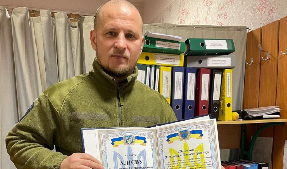 Олександр Алієв порушив мовне питання у своєму житті Олександр Алієв порушив мовне питання у своєму житті