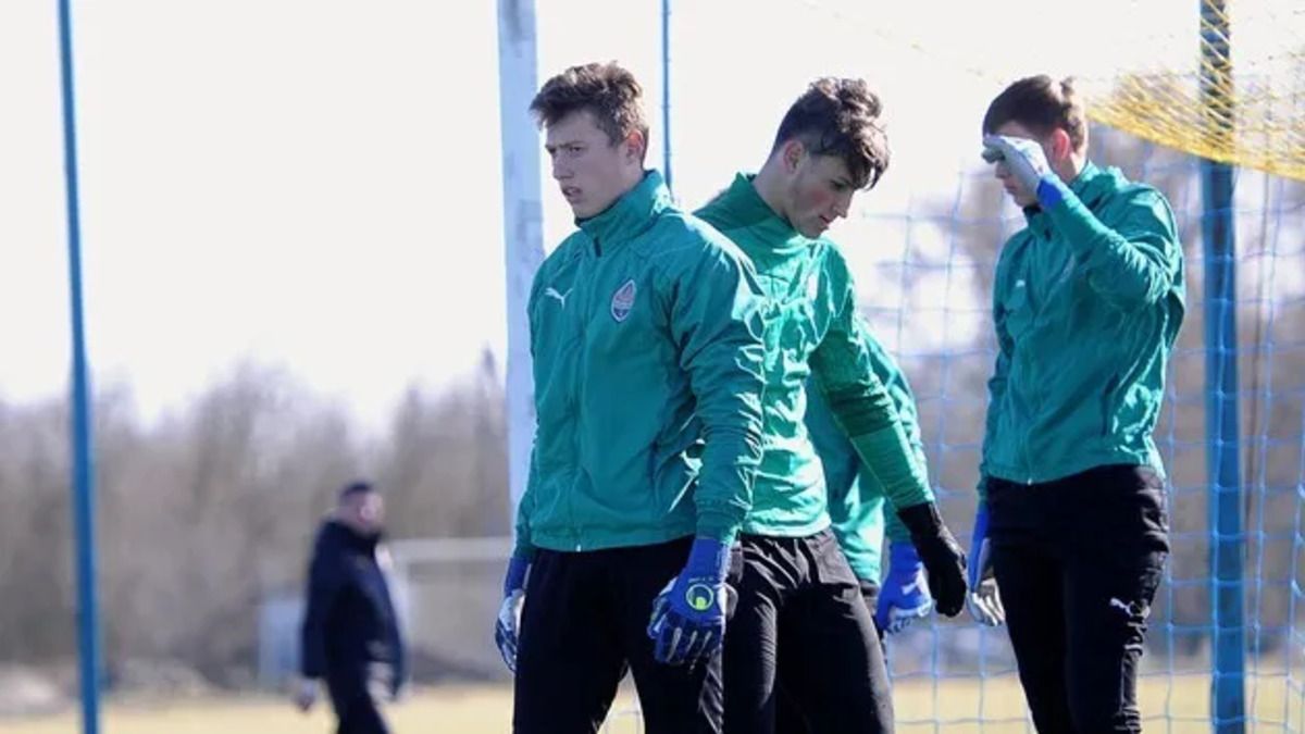 Воротар Шахтаря Володимир Сегеда вступив до лав ЗСУ Воротар Шахтаря Володимир Сегеда вступив до лав ЗСУ