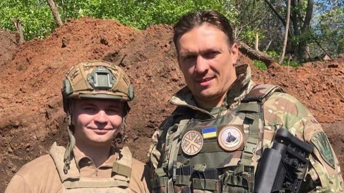 Александр Усик зачитал рэп в форме ВСУ – видео Александр Усик зачитал рэп в форме ВСУ – видео