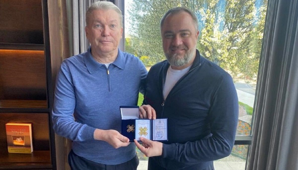 Олег Блохін отримав орден УАФ із рук Андрія Павелка