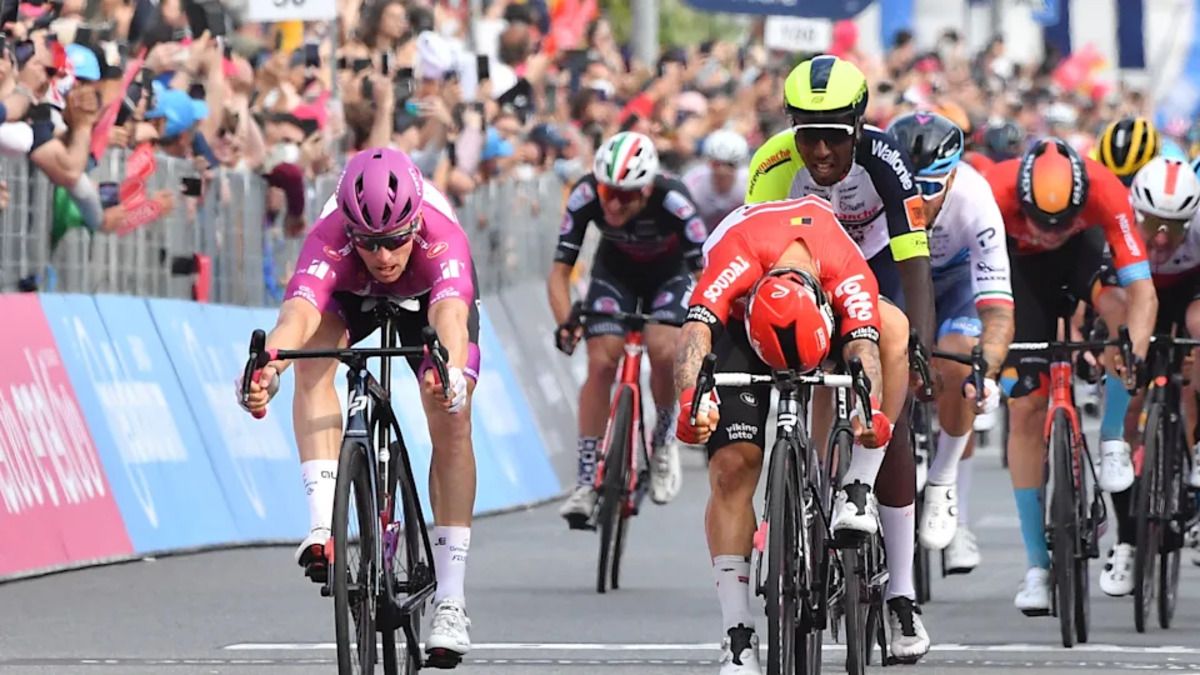 Україна може прийняти етап велогонки Джиро д'Італія - заява глави МЗС Італії Таяні