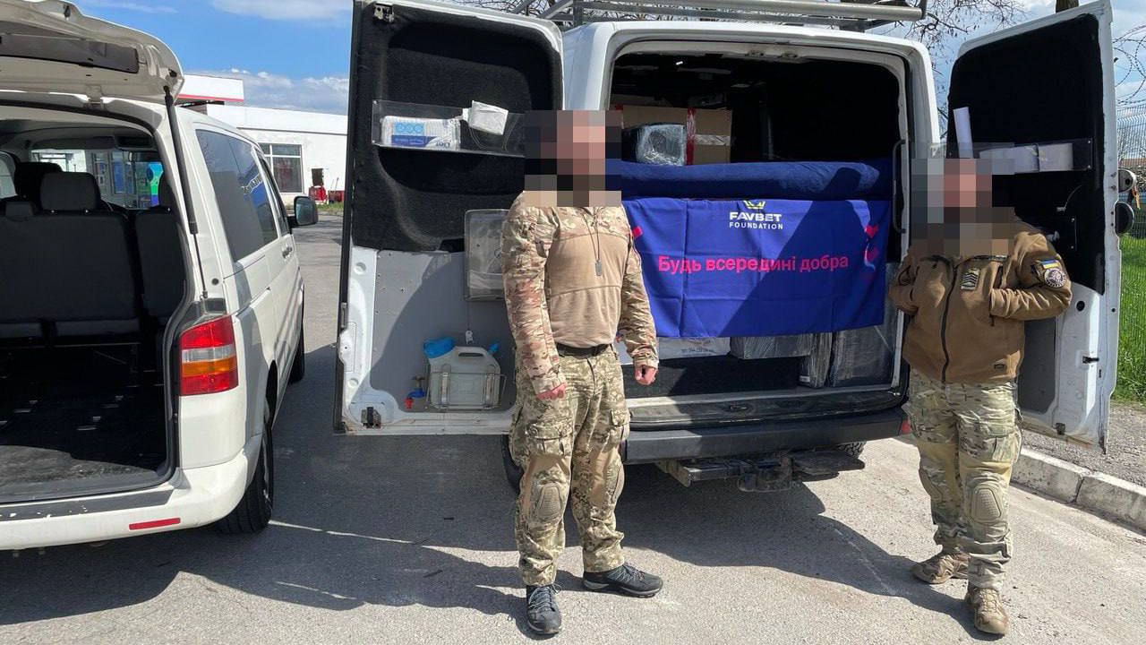 ВСУ получили еще 3 внедорожника и 5 дронов при содействии Favbet Foundation ВСУ получили еще 3 внедорожника и 5 дронов при содействии Favbet Foundation